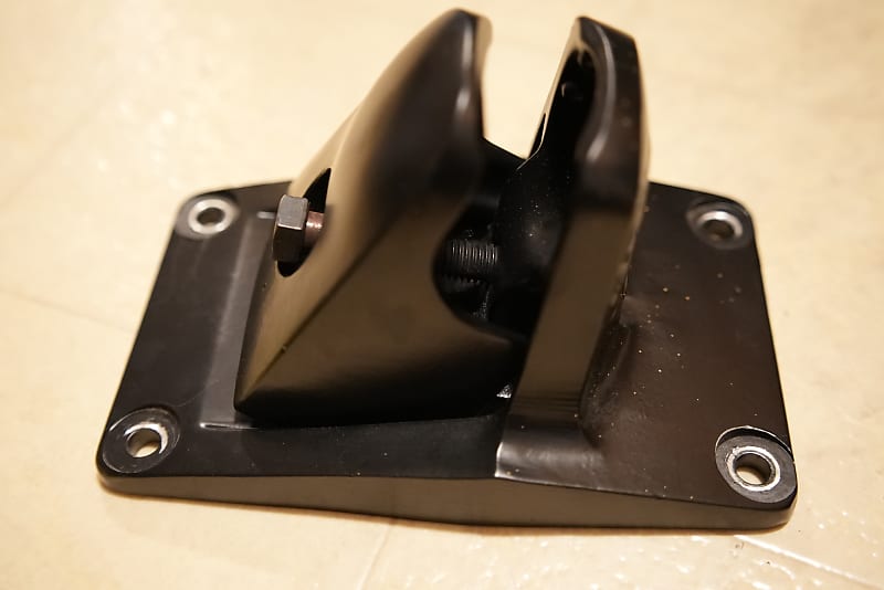 Omnimount Soffit Wall Mount (Large Single) Reverb