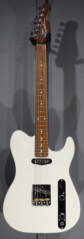Stadium HT Trans White RN | Godin Guitars