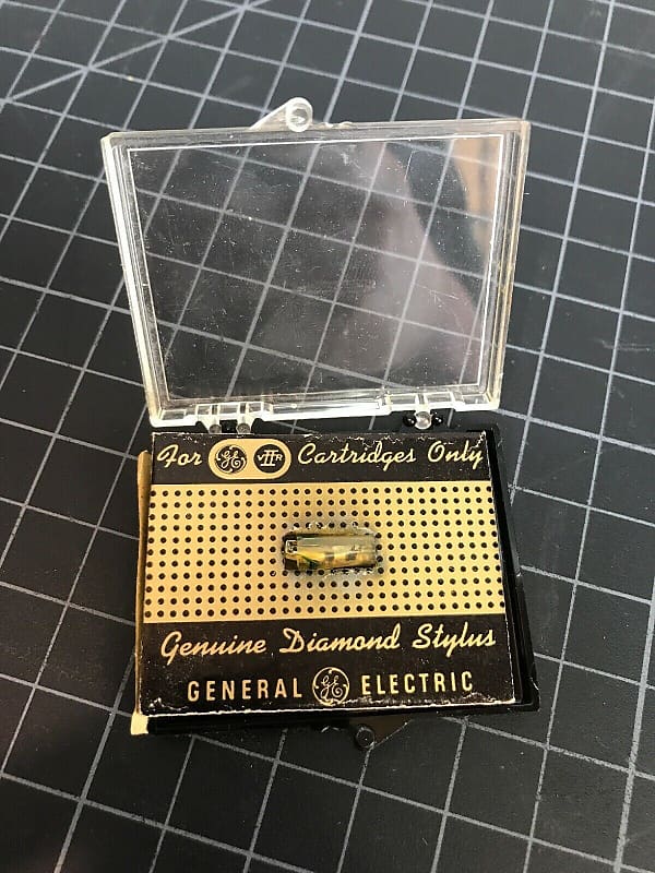 1950's GE VR II, 2 Model 4G-02D, 2.5 Mil Diamond Stylus for 16