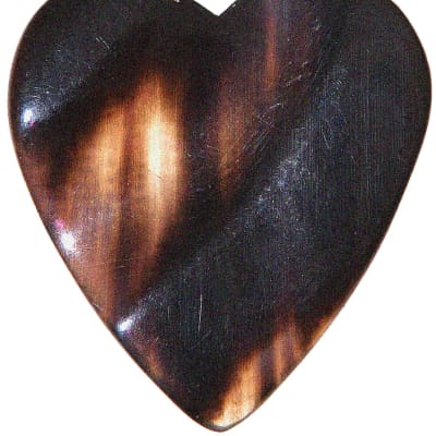 W4M Dark Horn Luxury Guitar Pick - Heart Shape - Right Hand - Dimple Thumb - Groove Index image 2