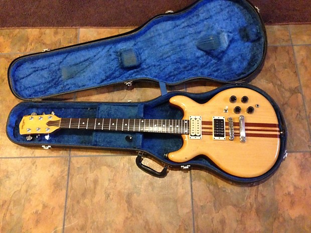 Vintage Memphis Electric Guitar MIJ Japan Double Cutaway w Hard Shell Case NICE