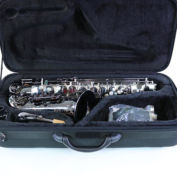 LA Sax LAX-A38BSR Big Lip “Frankie” Alto Saxophone in Black LA Sax LAX-A38BSR Big Lip “Frankie” Alto Saxophone in Black