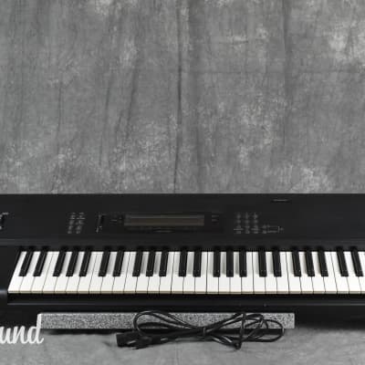 Korg M1 Music Workstation Synthesizer in Very Good condition