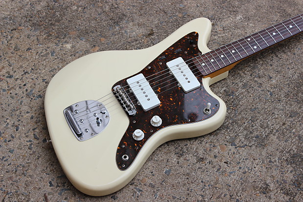 1995 Fender Japan Jazzmaster JM66-80 MIJ (Vintage White) w 1995 Fender Japan Jazzmaster JM66-80 MIJ (Vintage White) w