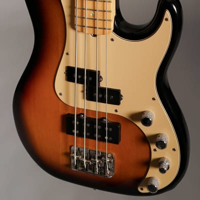 Fender American Deluxe Precision Bass Ash with Maple Fretboard 2006 - Tobacco Sunburst image 3