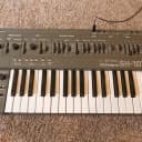 Roland SH-101 32-Key Monophonic Synthesizer 1982 - 1986 Gray