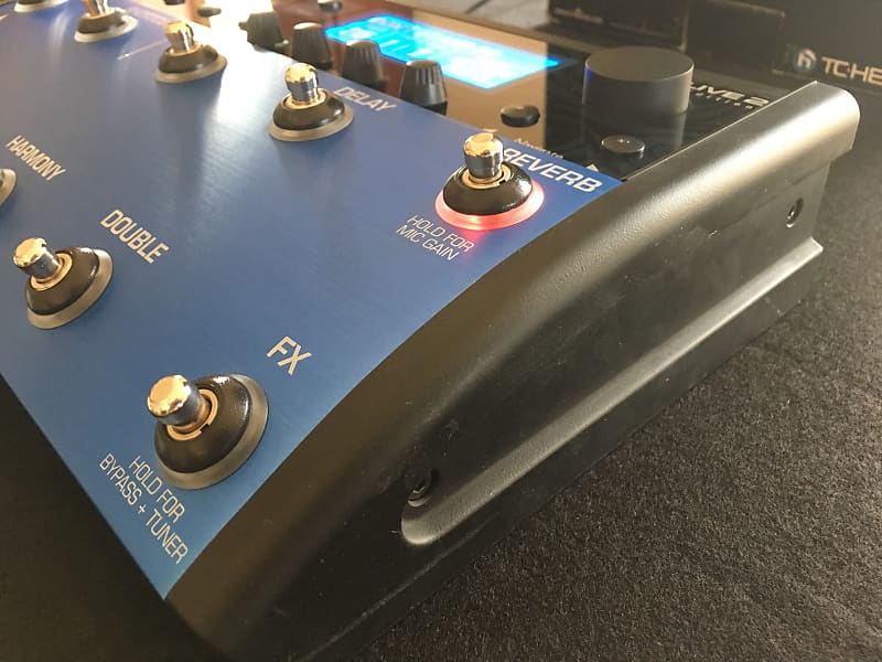 Very Limited Edition! TC Helicon Voicelive 2 Extreme (Blue Very Limited Edition! TC Helicon Voicelive 2 Extreme (Blue