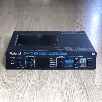 Roland JV-1010 Expandable Synthesizer Module