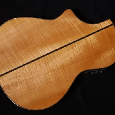 Martinez MSCC-14MS SOLID spruce/Flame Maple nylon string guitar image 4