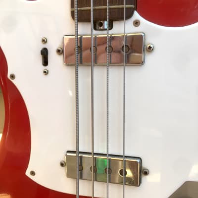 Eko Manta Bass 1972 Cherry Red image 9