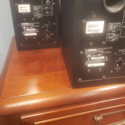 Yamaha HS5 Powered Studio Monitor - Black (Pair) 888365309415