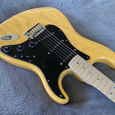 2008 Fender American Deluxe Ash Stratocaster Maple Fretboard - Butterscotch Blonde - Free Pro Setup image 3