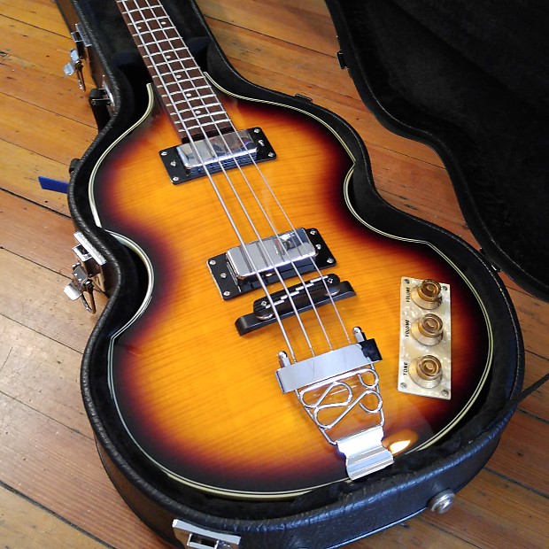 Douglas WVEB 833 Short Scale Violin Bass Vintage Sunburst w Hard Case