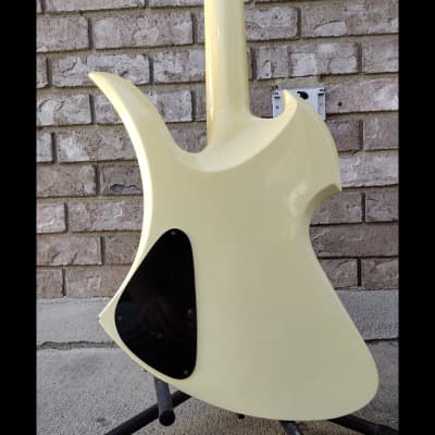 Fernandes MB-85/90 Mockingbird Bass 1985-95 White (faded to cream) image 4