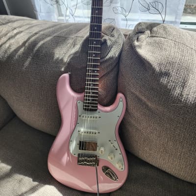 Squier Classic Vibe '60s Stratocaster HSS 2023 - Shell Pink w/ OHSC image 4