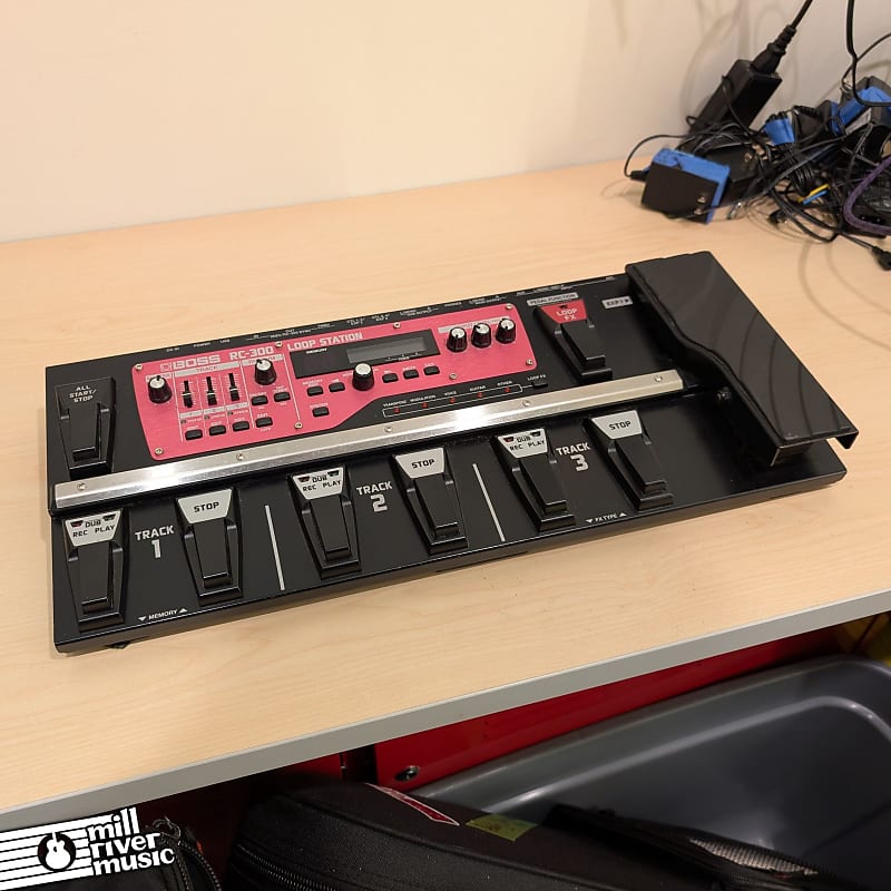 Boss RC-300 Loop Station w/ Gator Gig Bag Used