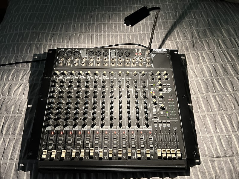 Mackie 1642-VLZ Pro 16-Channel Mic / Line Mixer 2000 - 2007 - Dark Gray