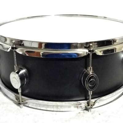 PACIFIC (PDP) by DW 14" X 5.5" SNARE DRUM  2004 MATTE BLACK image 4