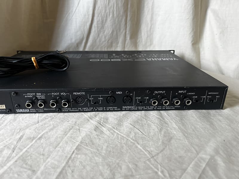 YAMAHA FX900 SIMUL Effects Processor Multi Effects | Reverb