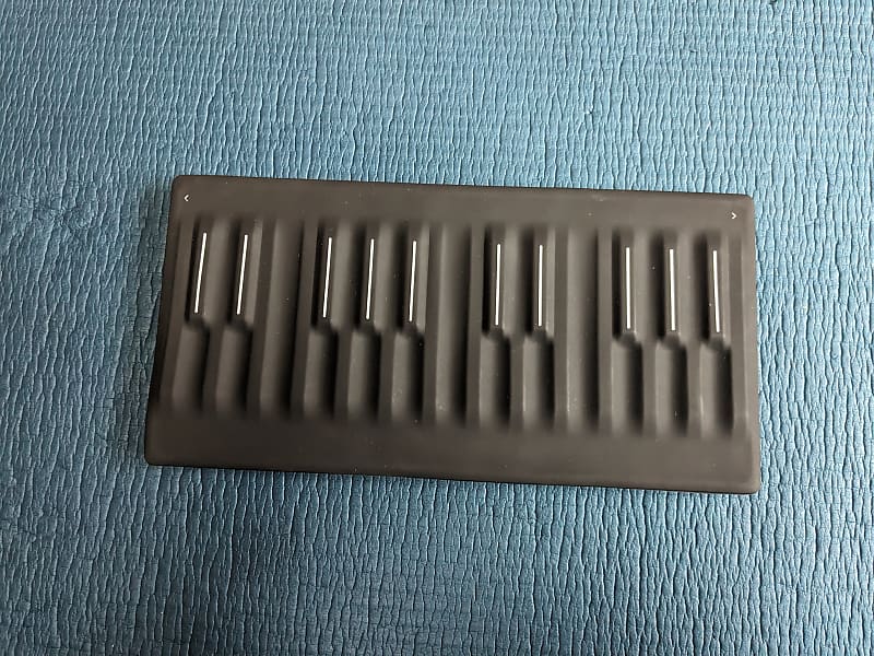 ROLI Seaboard Block 24-Key Expressive MIDI Keyboard Controller 