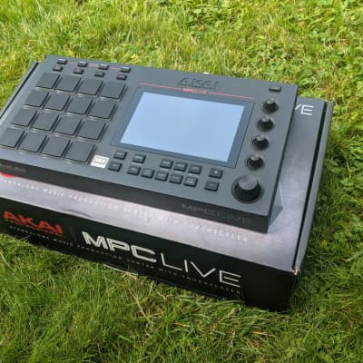 Akai Professional MPC Live Standalone Sampler and Sequencer with 7" High-Resolution Display image 2