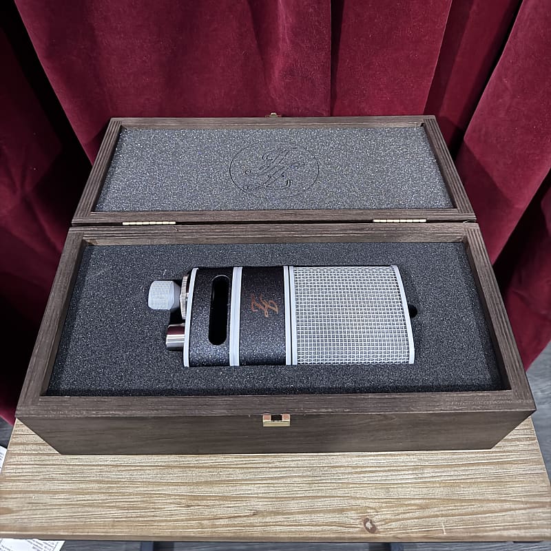 JZ Microphones V67 Cardioid LargeDiaphragm Condenser Mic Reverb