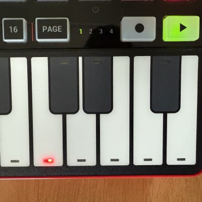 IK Multimedia IK Multimedia UNO Synth Pro Desktop 32-Key Analog Synthesizer with DECKSAVER image 12