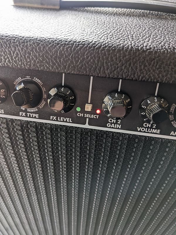 Fender FM 212 DSP 2-Channel 100-Watt 2x12