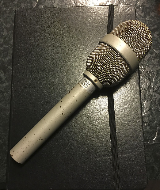Electro-Voice DS35 Cardioid Dynamic Microphone image 1
