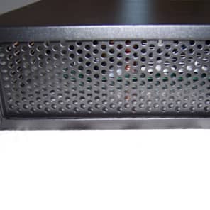 2011 Carvin DCM2004L 4-Channel Power Amp, Light-weight 2011 Carvin DCM2004L 4-Channel Power Amp, Light-weight