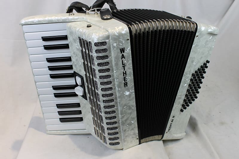 3341 - White Walther Teeny 48N Piano Accordion MM 26 48 | Reverb