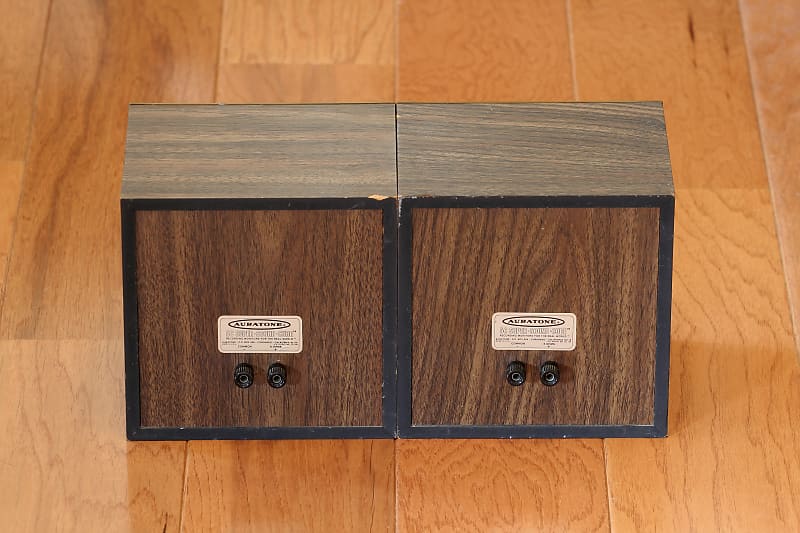 Vintage 70s Auratone 5C Speakers with the original square Vintage 70s Auratone 5C Speakers with the original square