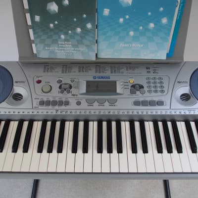 Yamaha PSR-275 Keyboard image 3