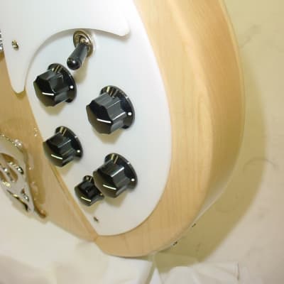 Rickenbacker 330 Thinline Semi-Hollow Electric Guitar - MapleGlo image 4