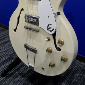 Epiphone casino ホワイト 中古】Epiphone Casino / AW - 博多区麦野のギターショップ