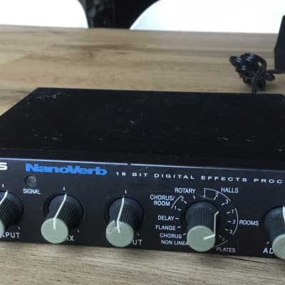 Alesis Nanoverb 18-Bit Digital Effects Processor 1990s - Black image 2