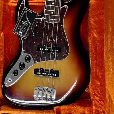 Fender American Vintage II 1966 Jazz Bass Lefty 3-Color Sunburst