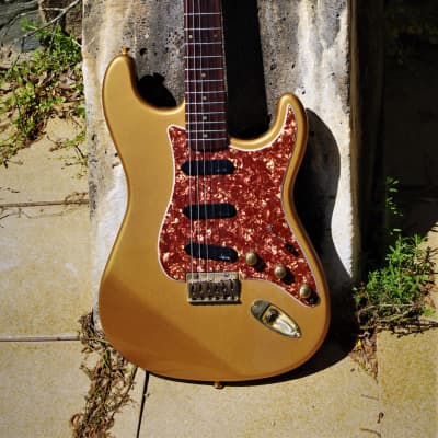 Wallace Stratocaster 1999 Shoreline Gold Metallic. Handmade by David Wallace of Nashville. All Tone. image 2