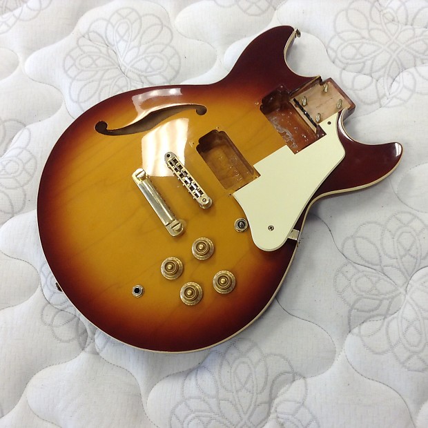 Artist hollow body guitar 2025