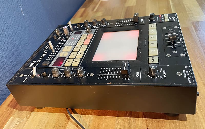 Korg Kaoss Mixer KM-2 DJ Mixer / Effects Processor / Sampler