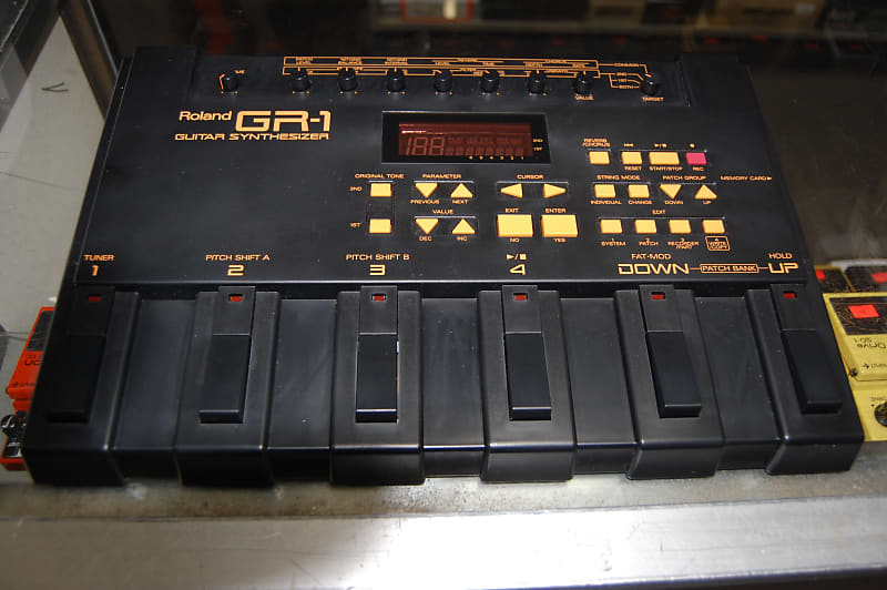 Roland GR-1 Guitar Synthesizer | Reverb