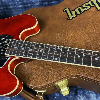 NEW ! 2024 Gibson ES-335 - 60's Cherry Finish - Authorized Dealer - Warranty - Only 7.7 lbs - G02774 image 5