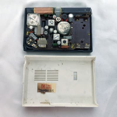 Vintage Standard SR-F408 MW AM Pocket Radio - 6 Stone Transistor - w/ Original Case image 12