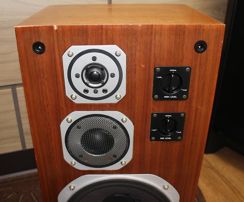 Yamaha NS-670 1973-1977 - WALNUT | Reverb