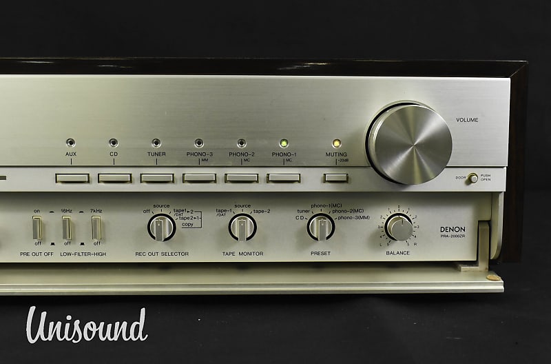 Denon PRA-2000ZR Stereo Pre-Amplifier in Excellent working