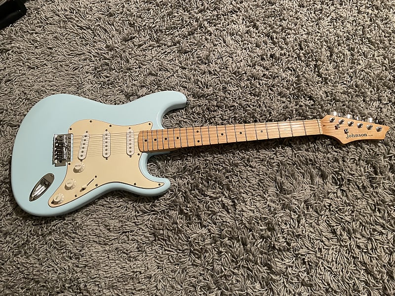 Johnson Axl Strat Style Guitar EMG Designed Pickups Peavy
