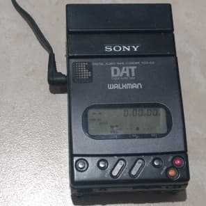 Sony TCD-D3 DAT Walkman portable recorder + case 2 batteries & AC
