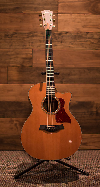 2011 Taylor 714ce Western Red Cedar Indian Rosewood LR Baggs Electronics