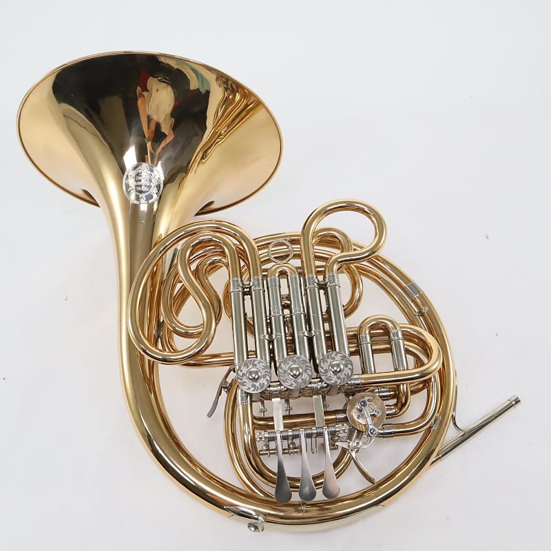 Compre brass 18K Gold Plated gold 3D Brass Double Horn Jewelry