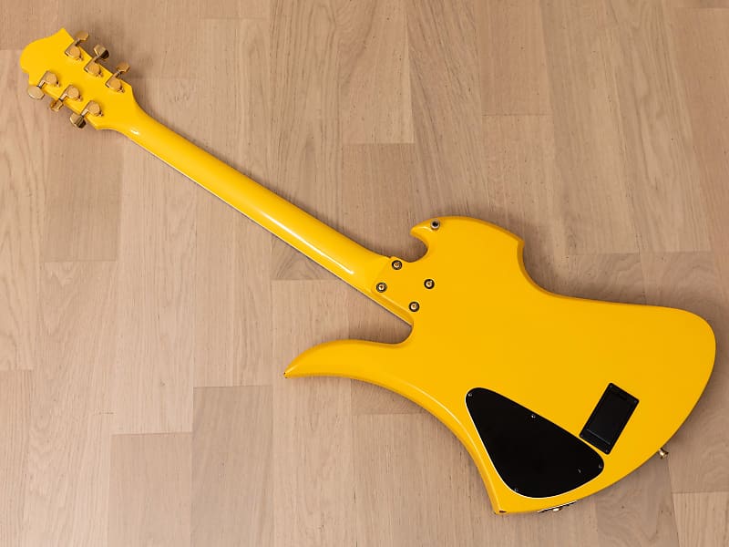 【ちなも】B.C Rich Mockingbird hide Can anyone identify the model of this Mockingbird guitar of